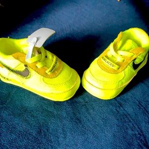 Nike off white volt force 1